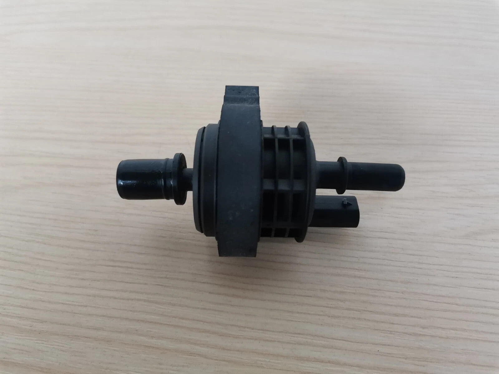✅Mercedes CLS 450 W257 3.0 Petrol 2019 Vacuum Purge Valve A0004703700 Warranty - Image 2