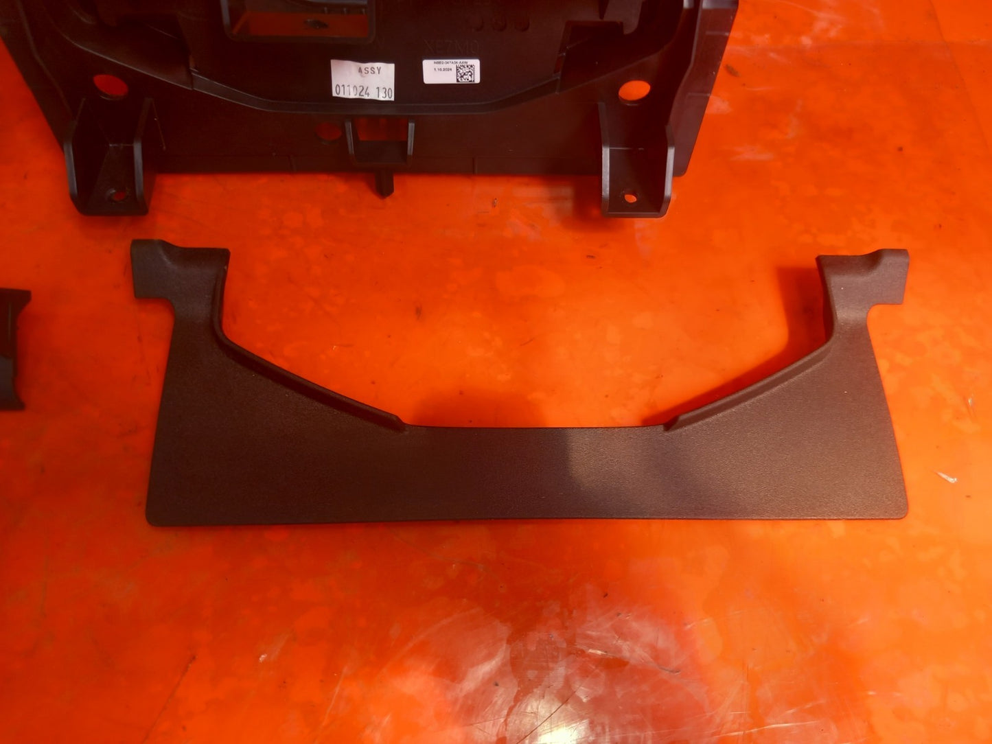 Land Rover Defender L663 3.0 Diesel 2025 Dashboard Trims N8B2047A04AAW Warranty - Image 6
