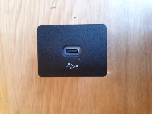 ✅FORD PUMA ST-LINE 1.0 PETROL 2022 USB PORT M1TT14F014AC Warranty A202 - Image 1