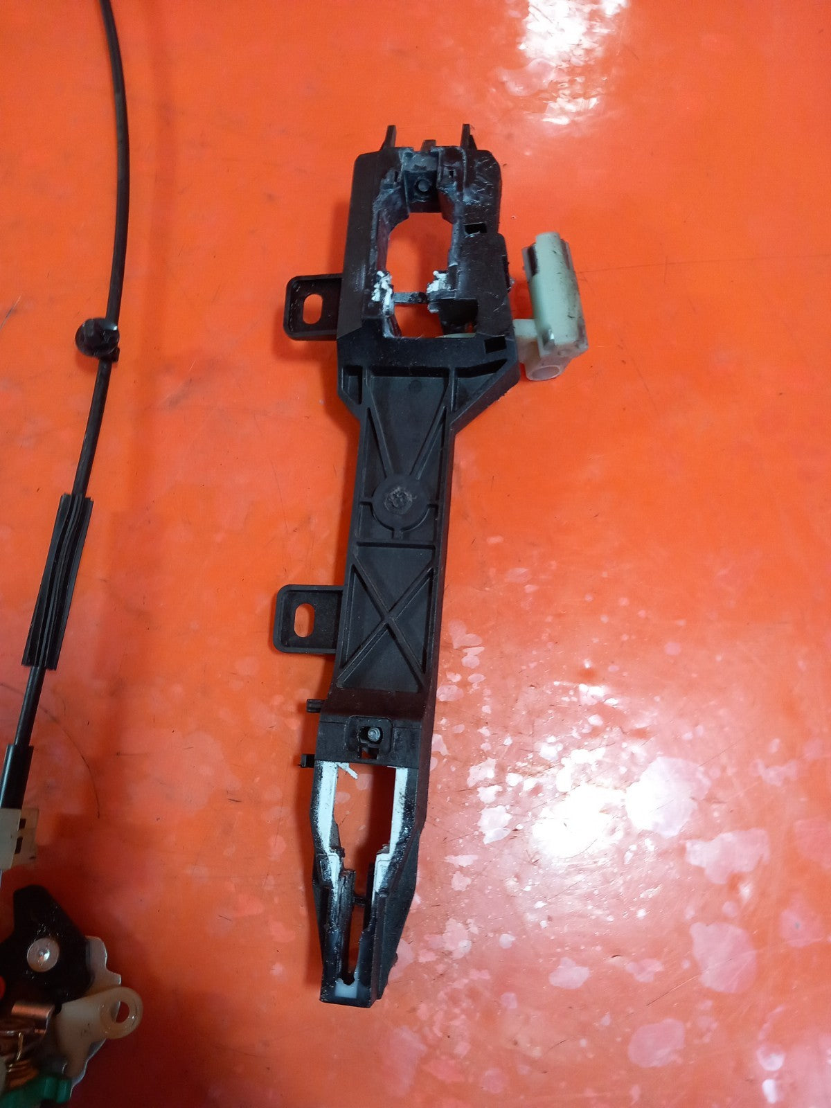 2023 Maxus Deliver 9 Front Right Door Lock Warranty A425 - Image 2