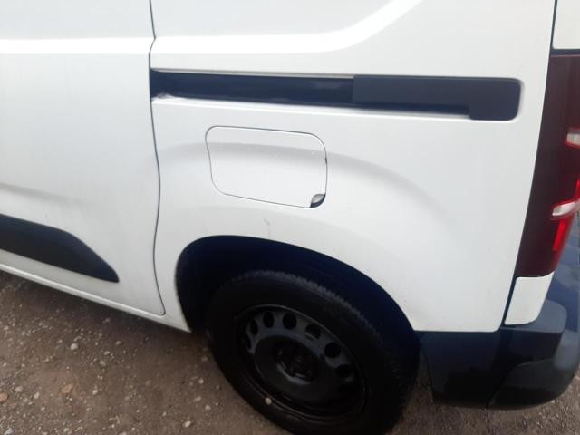 Citroen Berlingo 1.5 Diesel 2022 Breaking Price Per Wheel Nut Only White A417 - Image 10