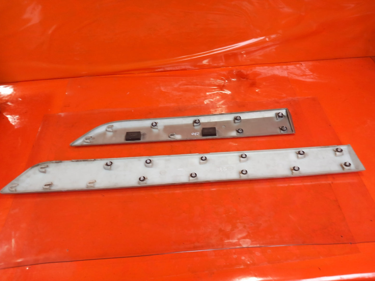 Ford Tourneo Custom 2015 Door Moulding Right Side BK21-V20780-ACW Silver A280 - Image 7