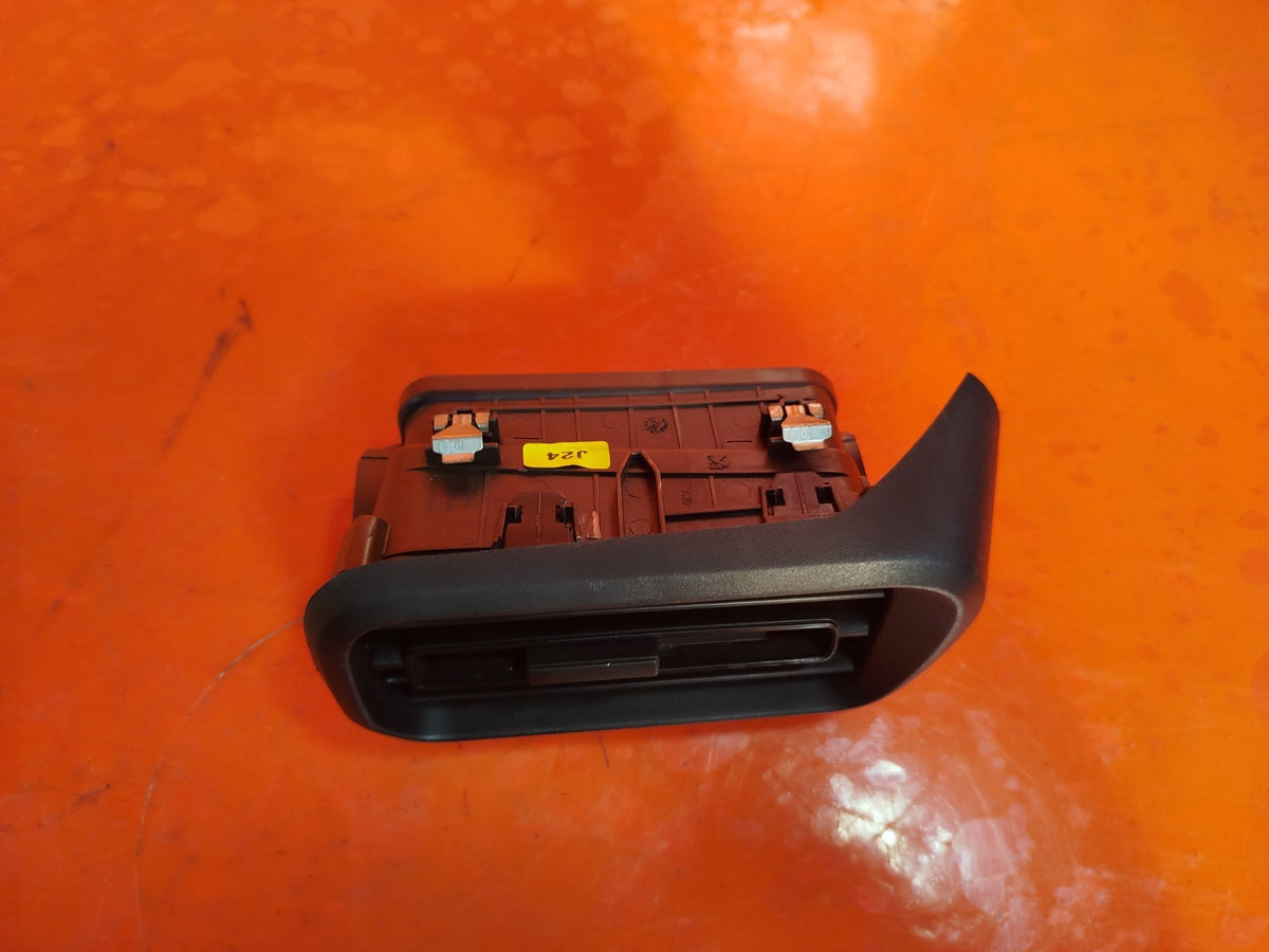 2020 Vauxhall Combo MK4 Dash Right Air Vent MOU022342 Warranty A414 - Image 2