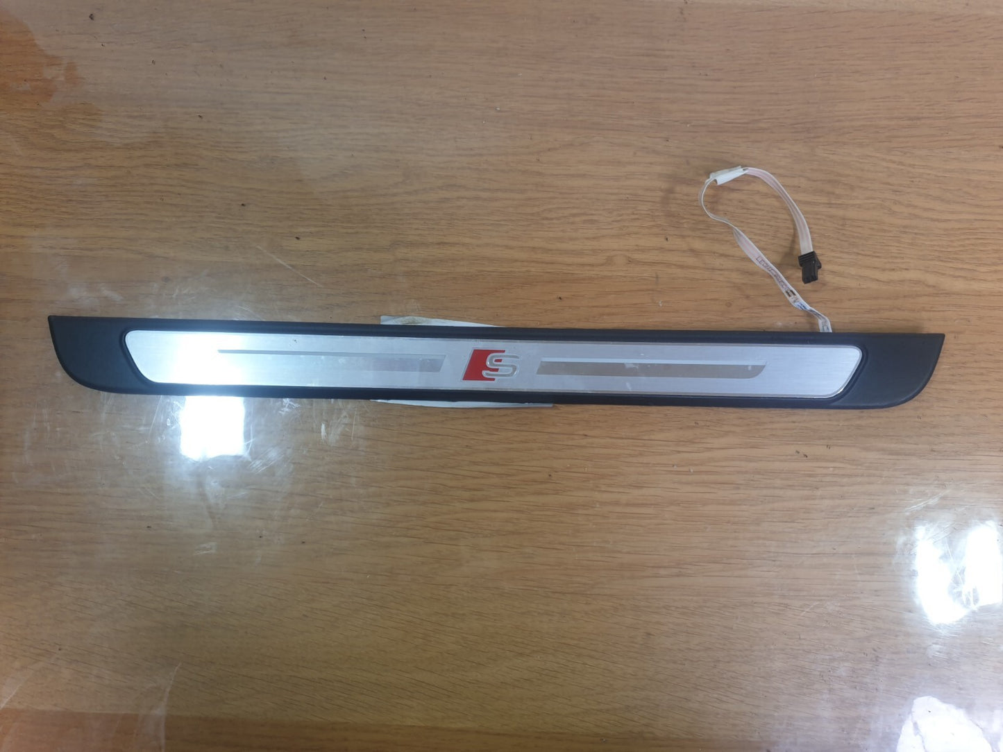 ✅Audi Q4 E-Tron S Line 2023 Front Left Sill Trim Strip 8Y0947417A Warranty A206 - Image 1