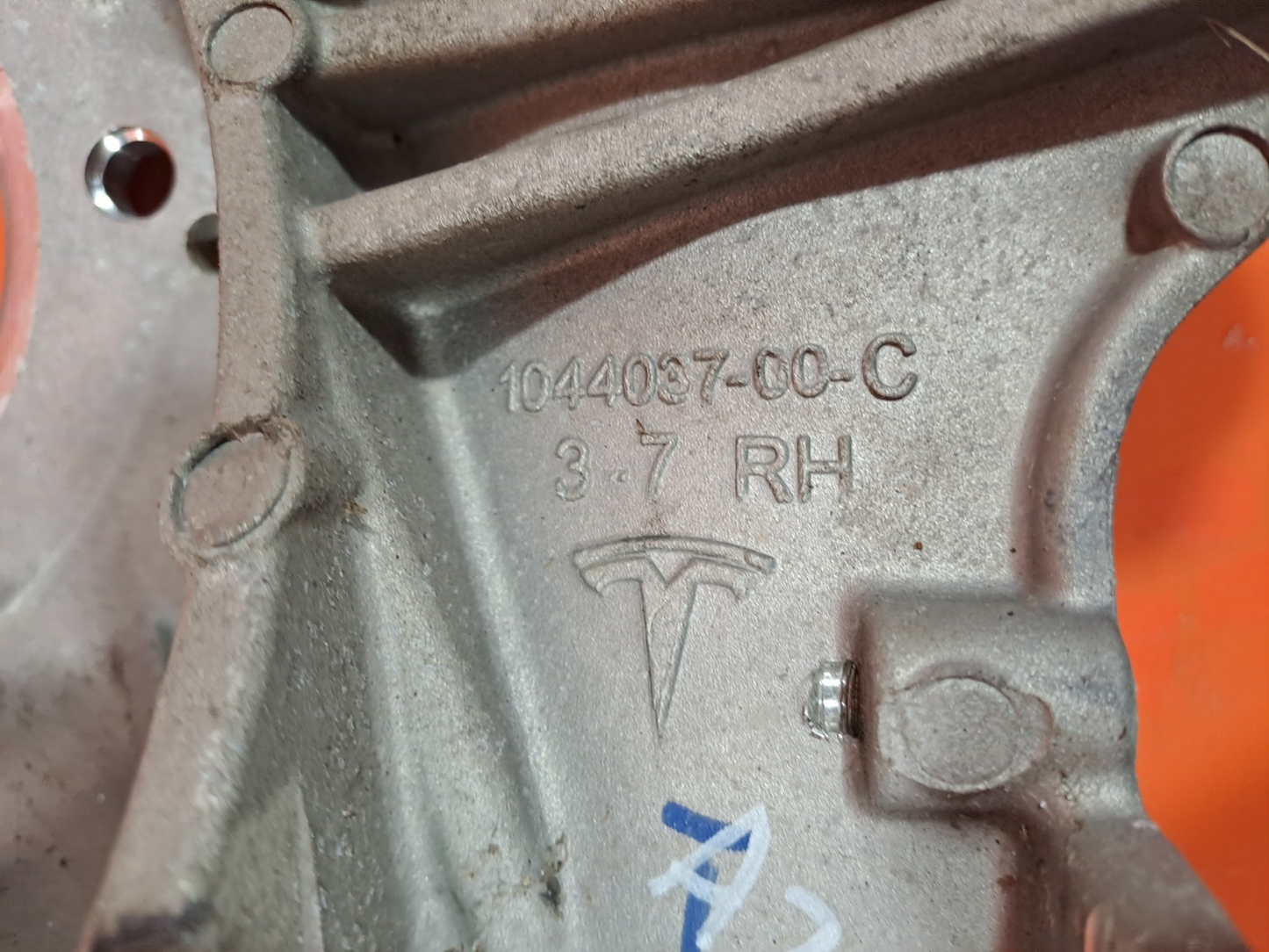 ✅2018-2025 TESLA MODEL 3 FRONT RIGHT STRUT UPPER BRACKET 1044376-00-D + WARRANTY - Image 8