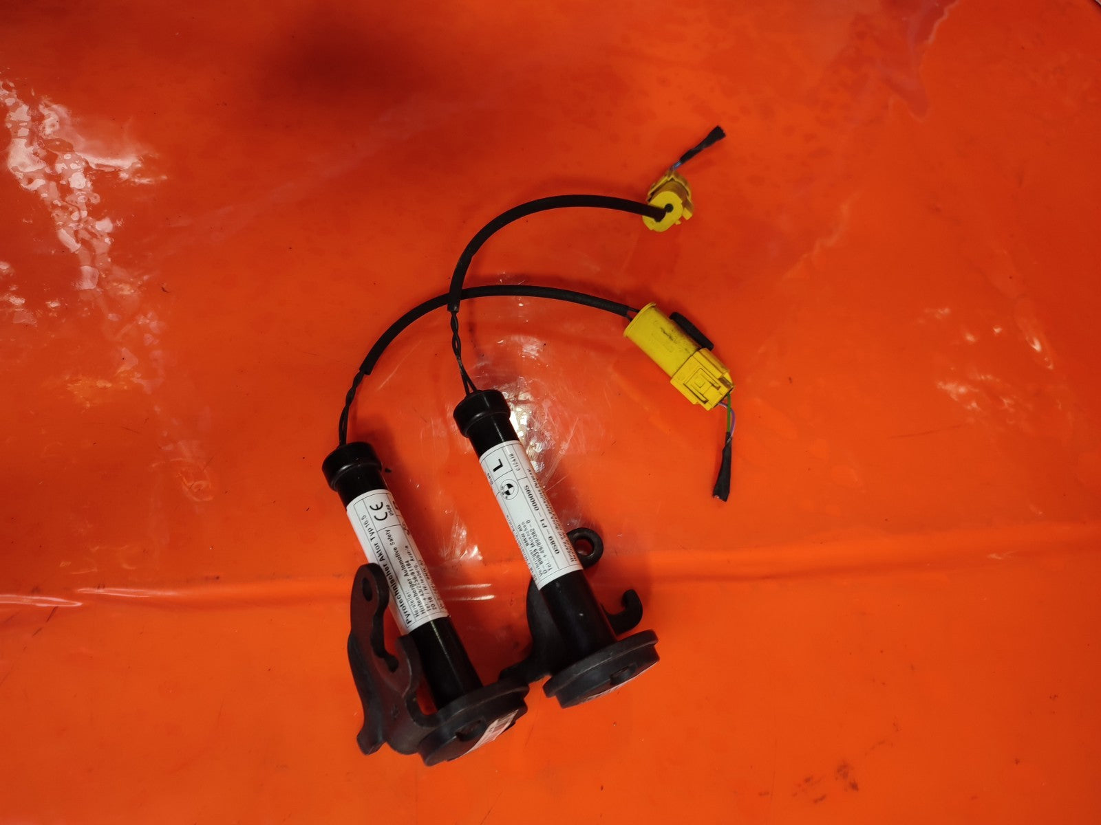 ✅BMW X1 F48 2.0 PETROL 2018 BONNET HINGE ACTUATORS PAIR 0589-P1-000095 Warranty - Image 11