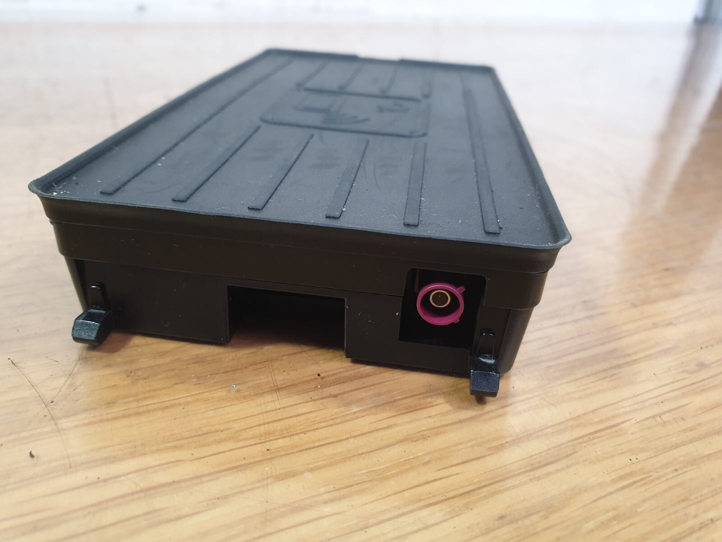 SEAT Arona Fr Tsi 1.0 Petrol 2019 ANTENNA WIRELESS CHARGING MODULE 81A035502 - Image 8