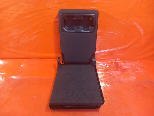 Polestar 2 Long Range 2023 Rear Seats Armrest Warranty A312 - Image 2