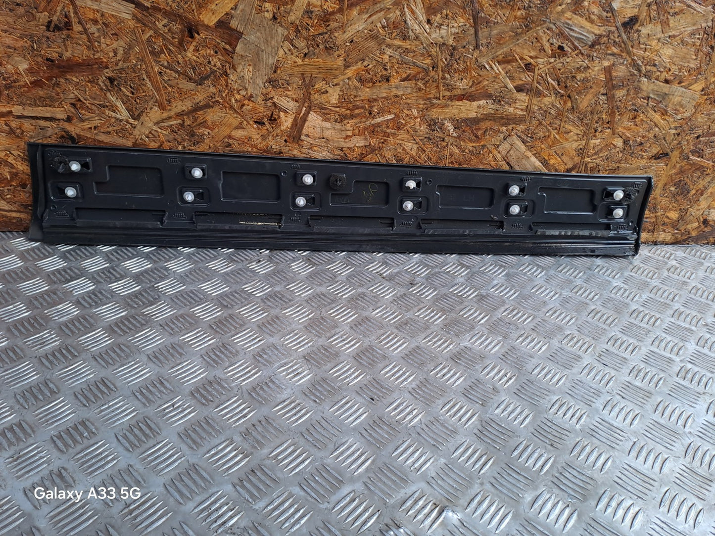 ✅Land Rover Discovery Sport Se Tech Td4 2.0 D 2016 FRONT LEFT DOOR MOULDING A111 - Image 11