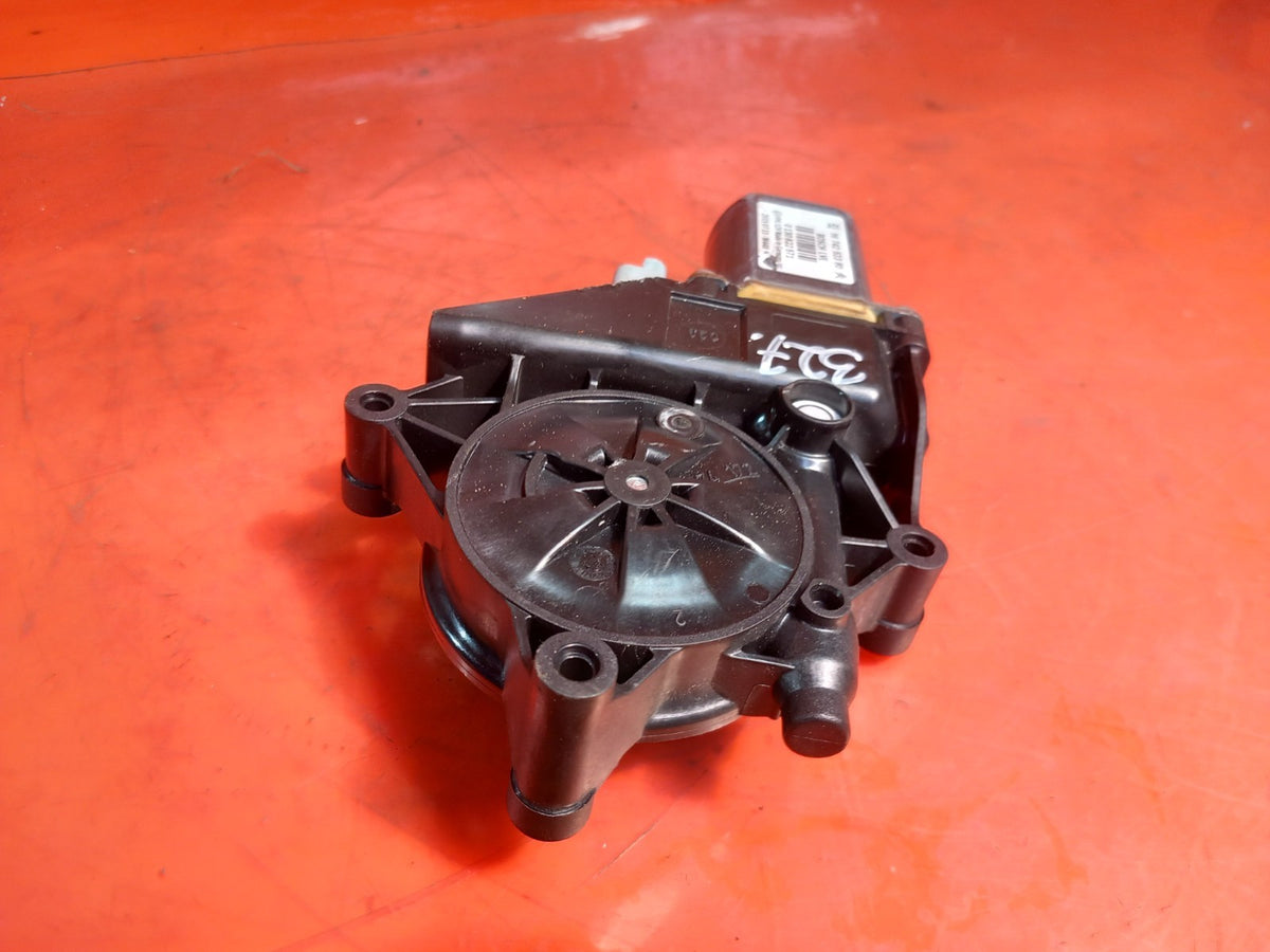ebay-src:https://i.ebayimg.com/00/s/mtiwmfgxnjaw/z/lfsaaeswn0tqhffs/$_57.jpg