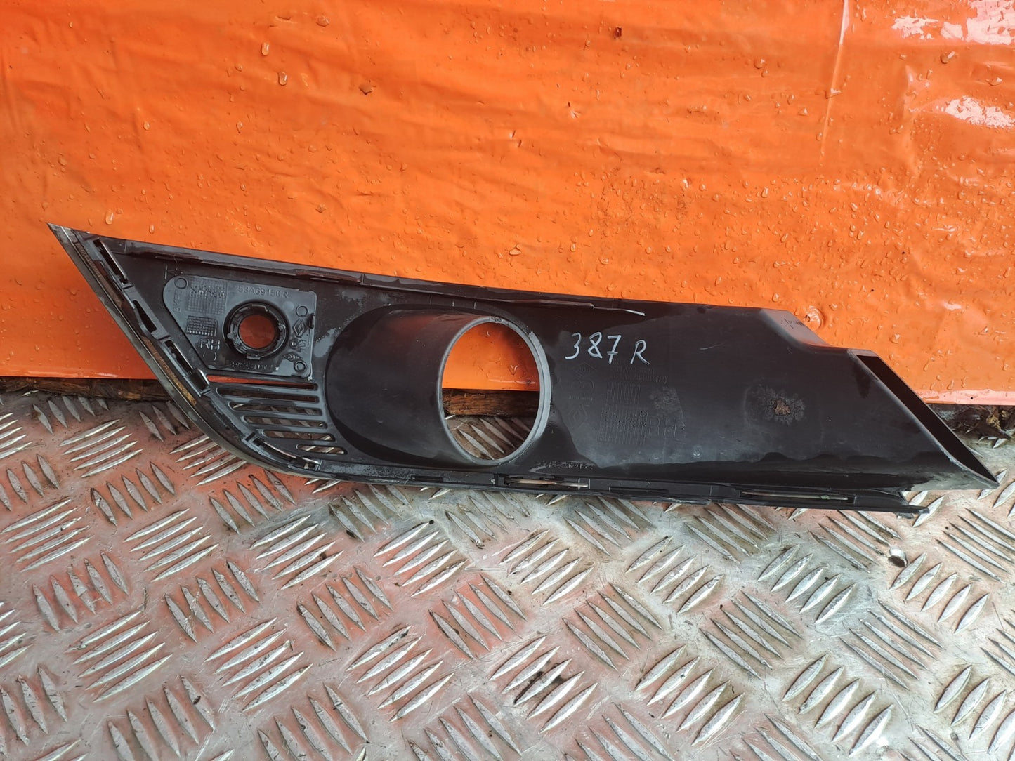 Renault Megane MK4 1.3 Petrol 2019 Front Right Fog Light Surround Trim Warranty - Image 11