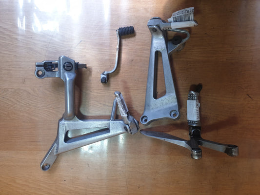 ✅1995 HONDA VFR750 PETROL FOOTREST SET MZ7-L MZ7P + WARRANTY A182 - Image 1