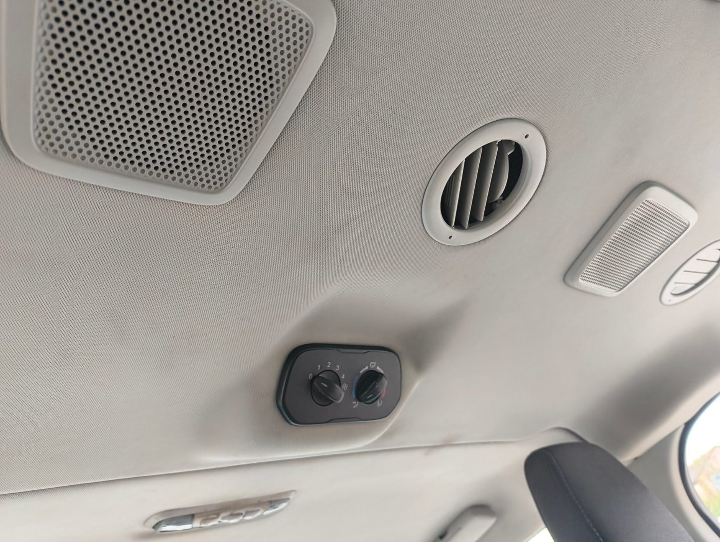 ✅Ford Tourneo Custom 2.2 Diesel 2015 Rear Roof Liner Warranty A377 - Image 9