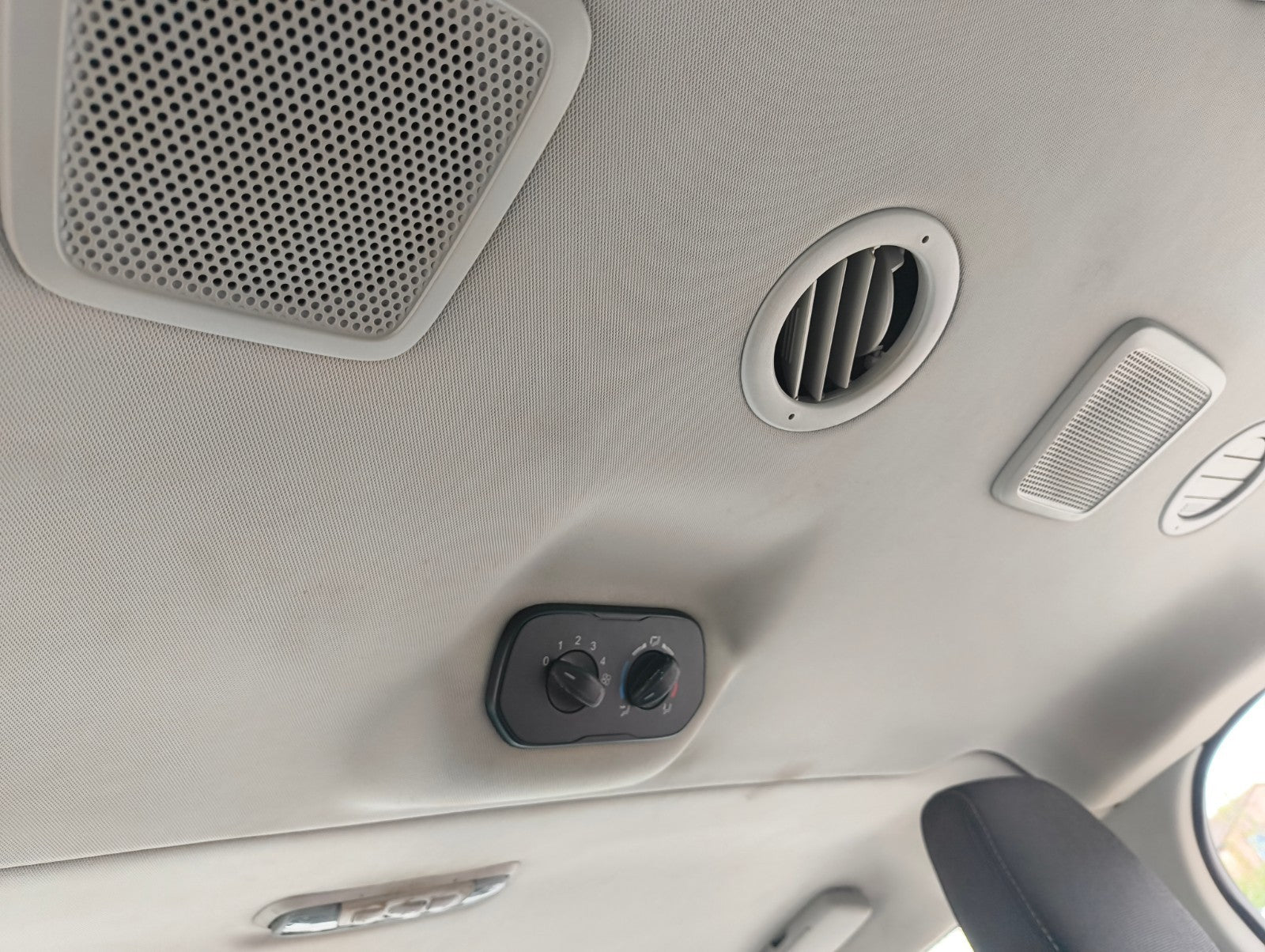 ✅Ford Tourneo Custom 2.2 Diesel 2015 Rear Roof Liner Warranty A377 - Image 9