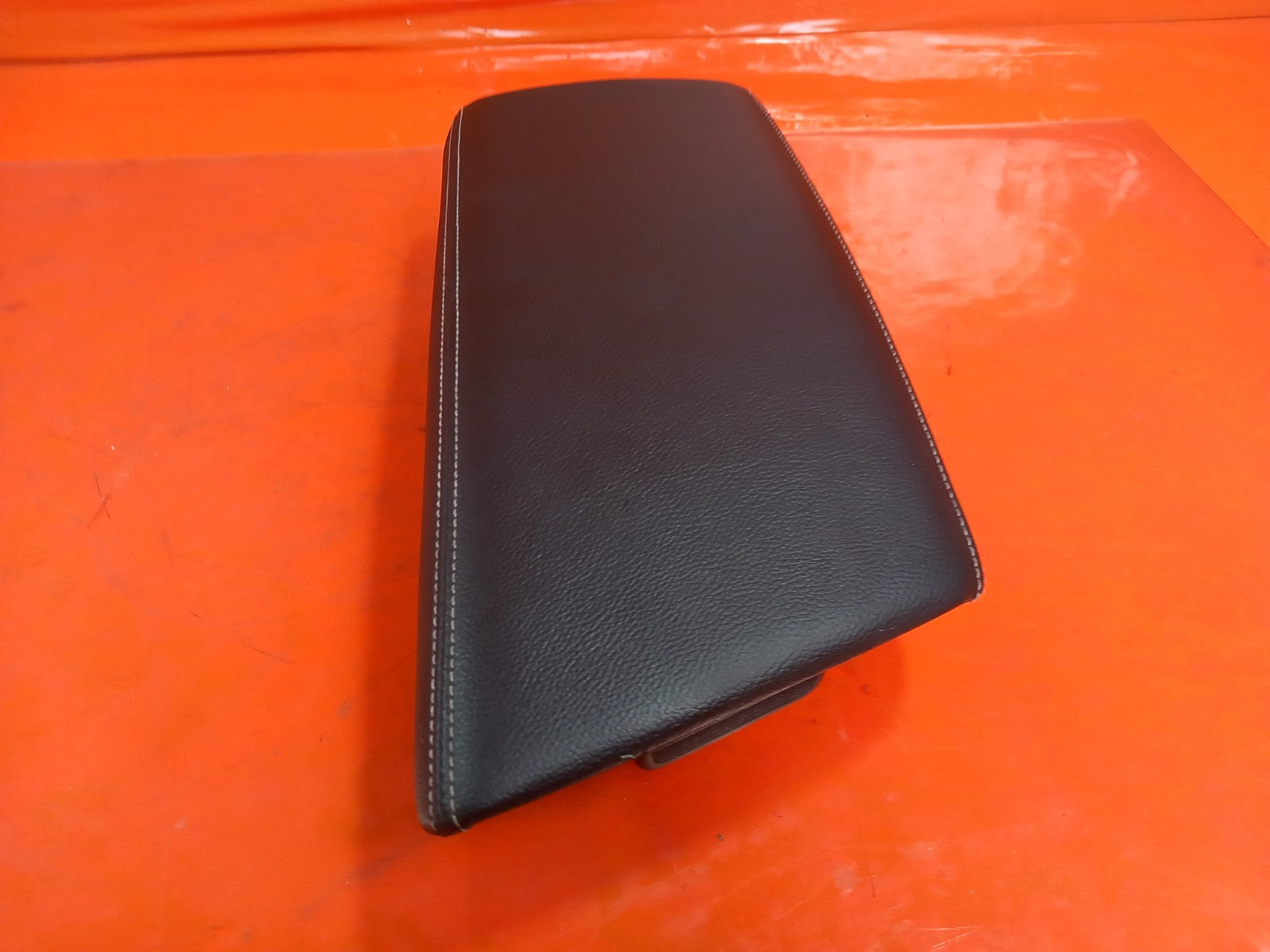 2019 Renault Megane MK4 Centre Console Armrest Warranty A387 - Image 6