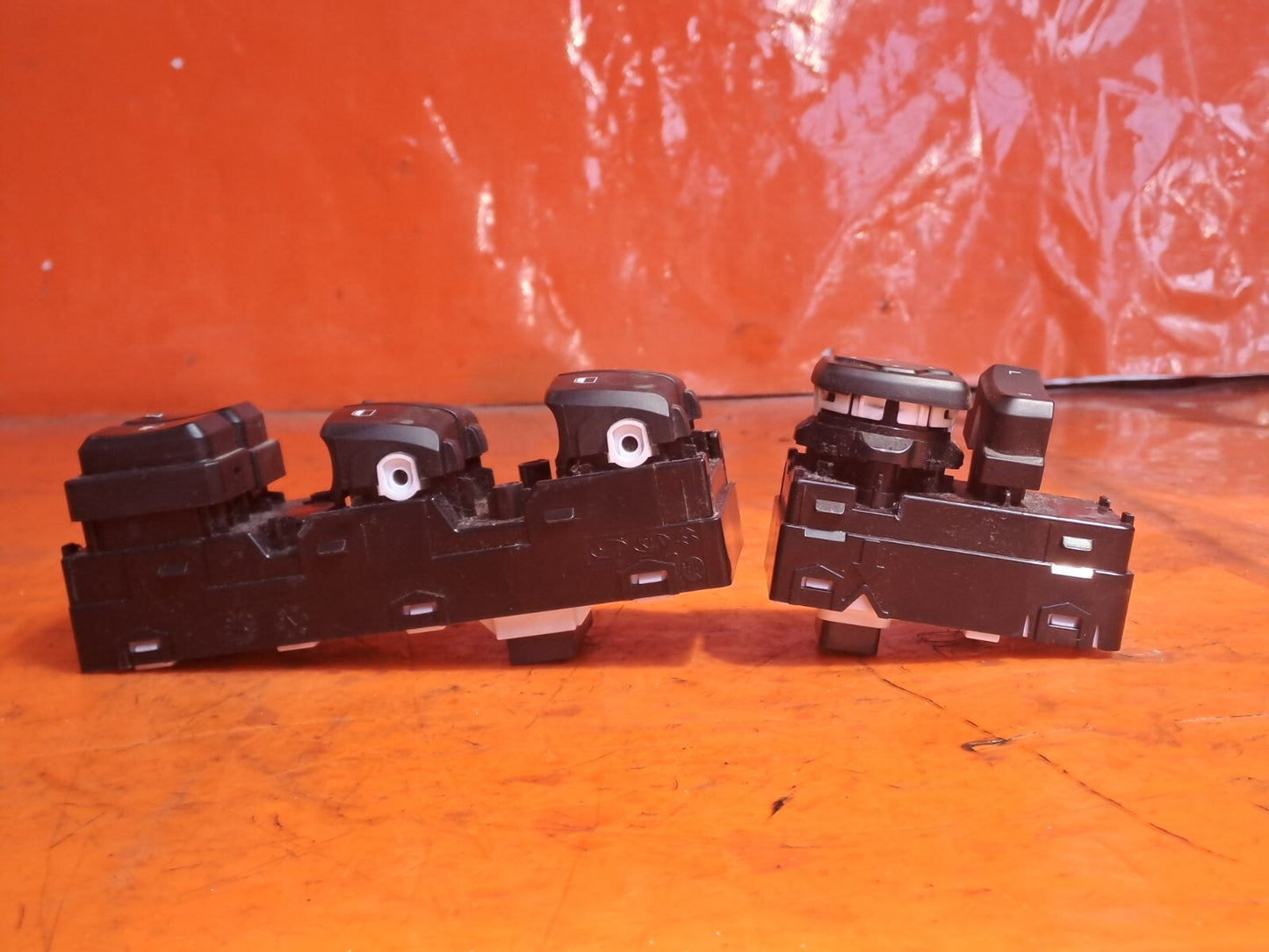 ✅2019 HYUNDAI KONA 1.0P FRONT RIGHT WINDOW CONTROL SWITCH 3K5496-1200 + WARRANTY - Image 3
