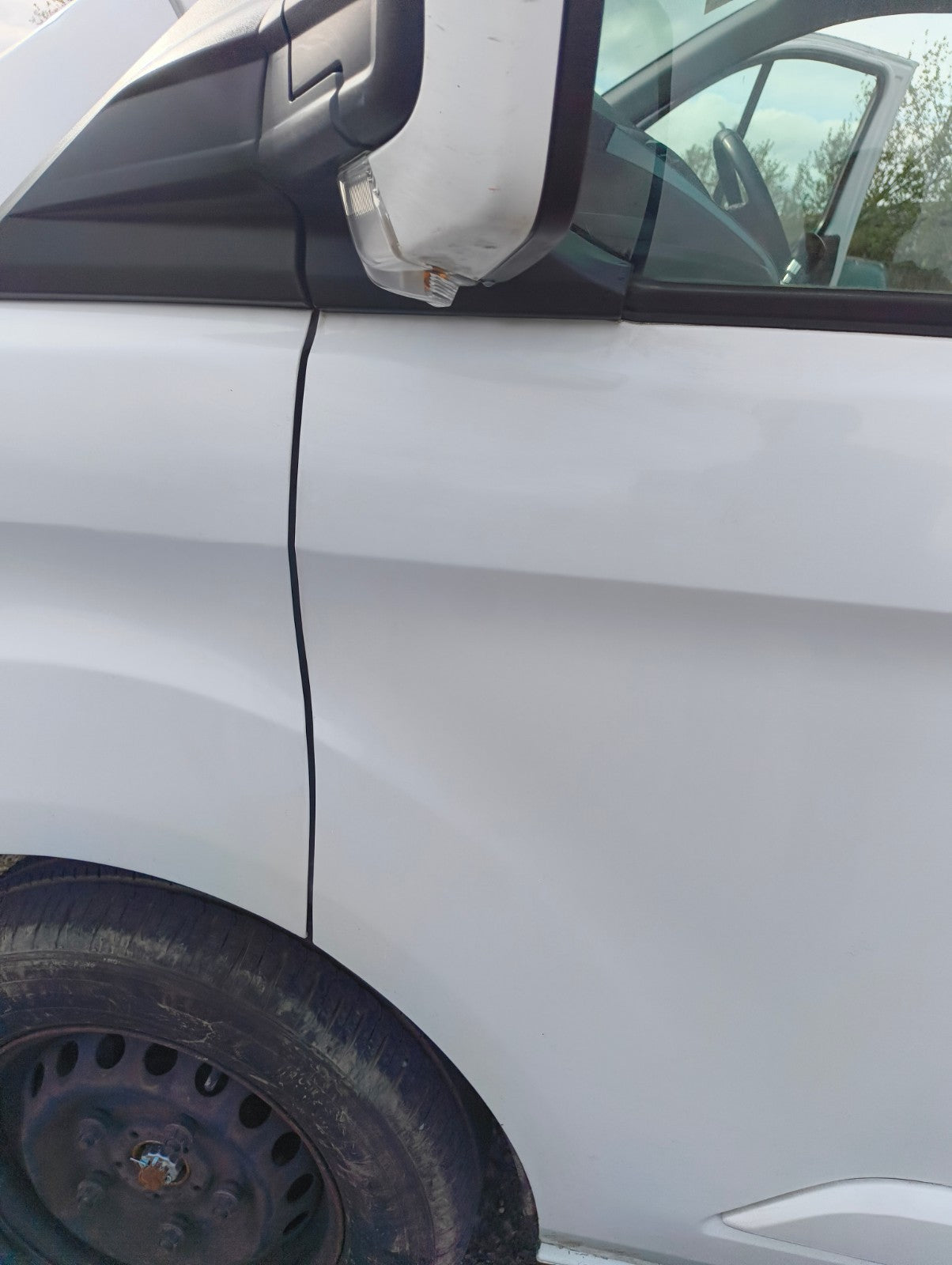 ✅Ford Tourneo Custom 2.2 Diesel 2015 Front Left Door Bare White Scratches A377 - Image 2