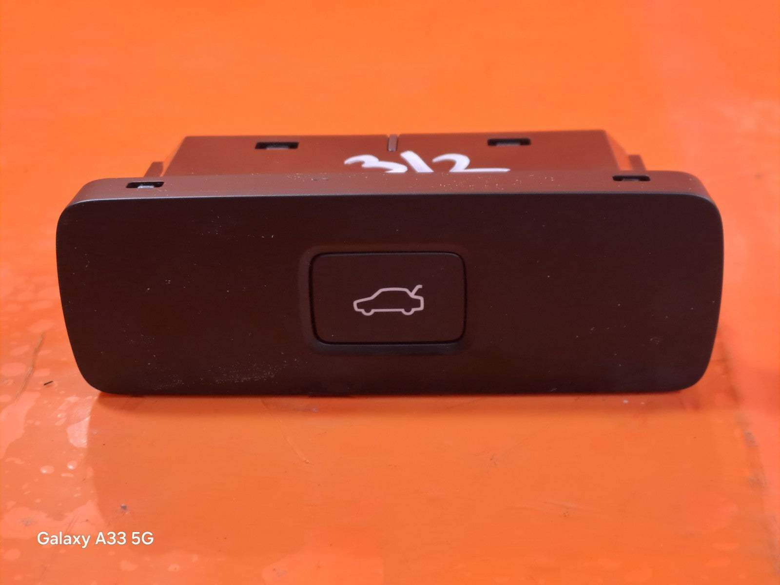 ✅POLESTAR 2 LONG RANGE 2023 TAILGATE OPENING SWITCH 32350330 Warranty A312 - Image 1