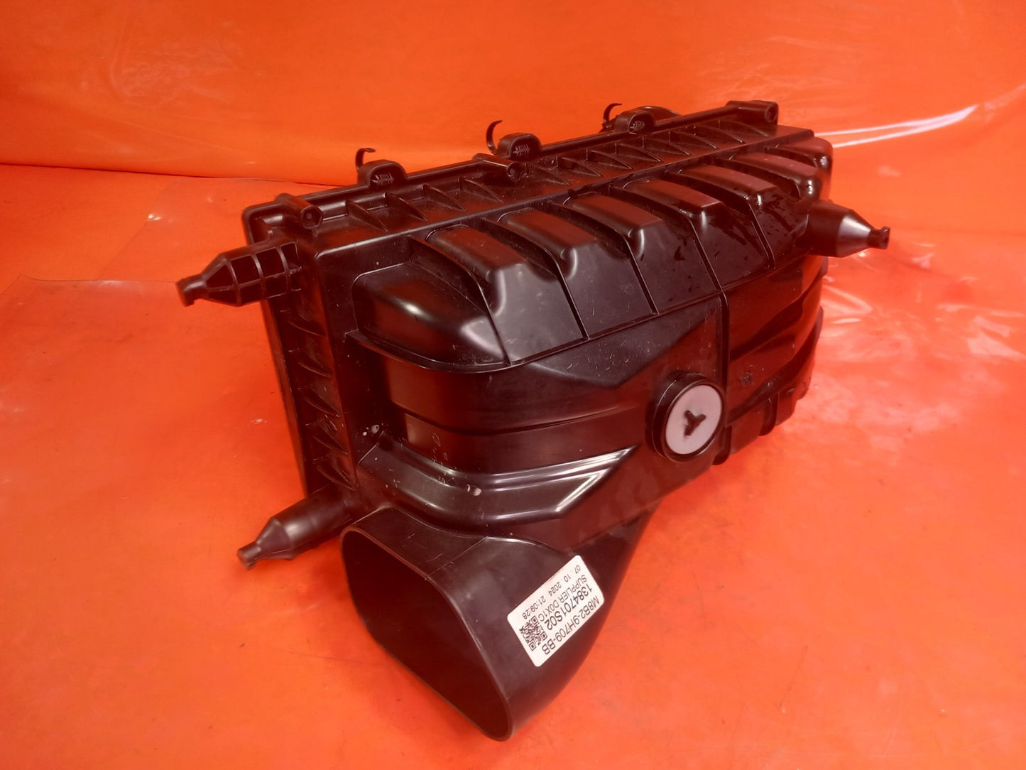 2025 Land Rover Defender L663 Air Filter Box M8B2-9H736-AA Warranty A396 - Image 10