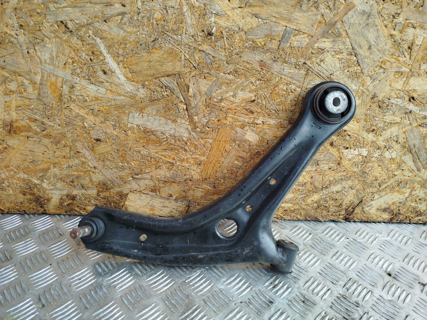 ✅FORD B-MAX TITANIUM 1.0 PETROL 2014 FRONT RIGHT WISHBONE CONTROL ARM Warranty - Image 1