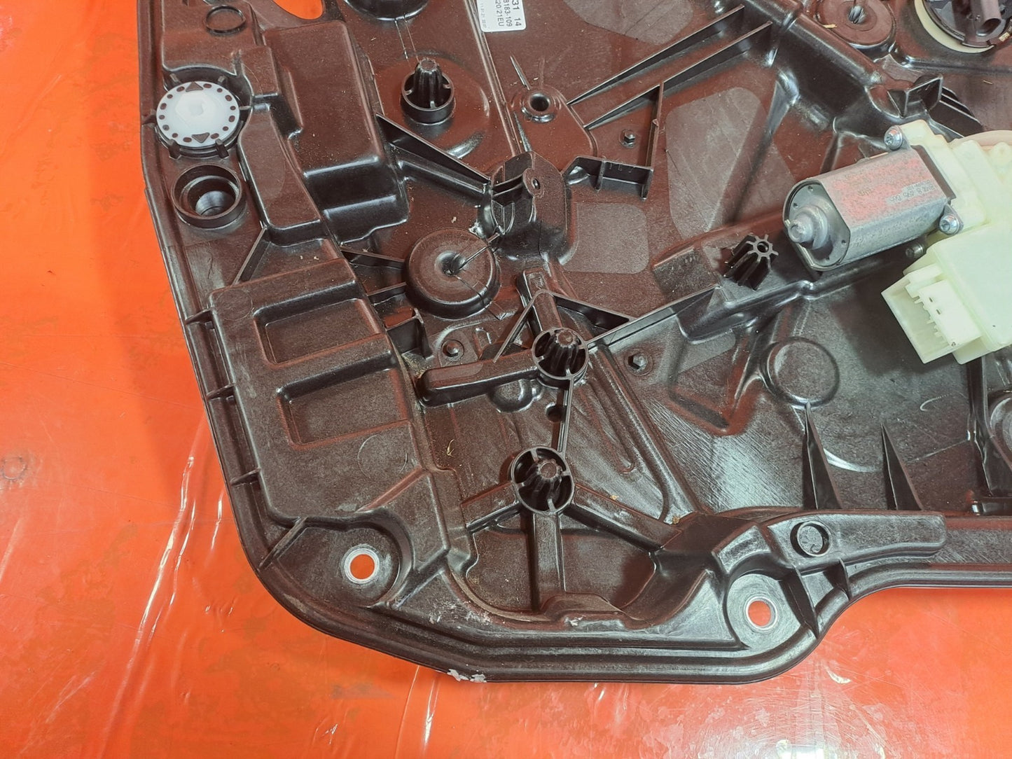 ebay-src:https://i.ebayimg.com/00/s/mtiwmfgxnjaw/z/akcaaeswvnlqbczf/$_57.jpg