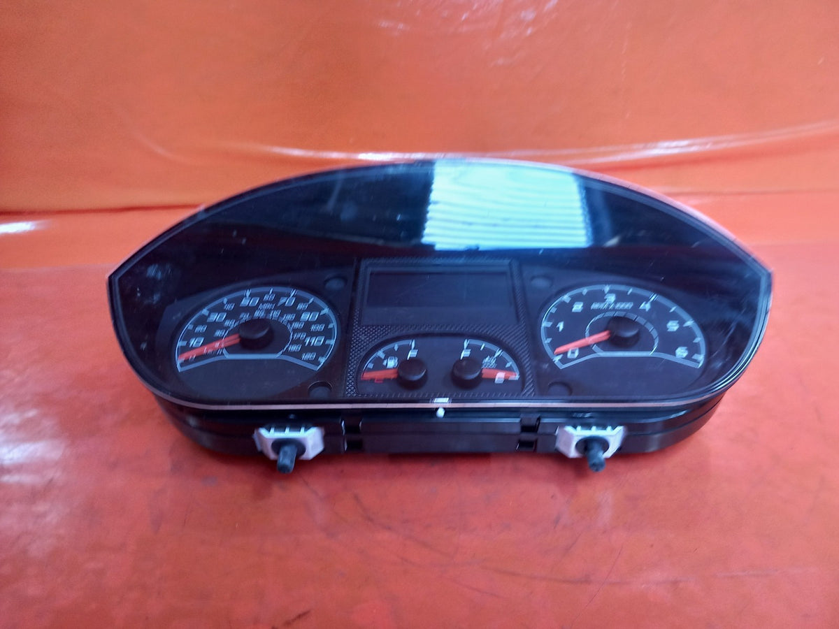 ebay-src:https://i.ebayimg.com/00/s/mtiwmfgxnjaw/z/hooaaeswvmnqfch6/$_57.jpg