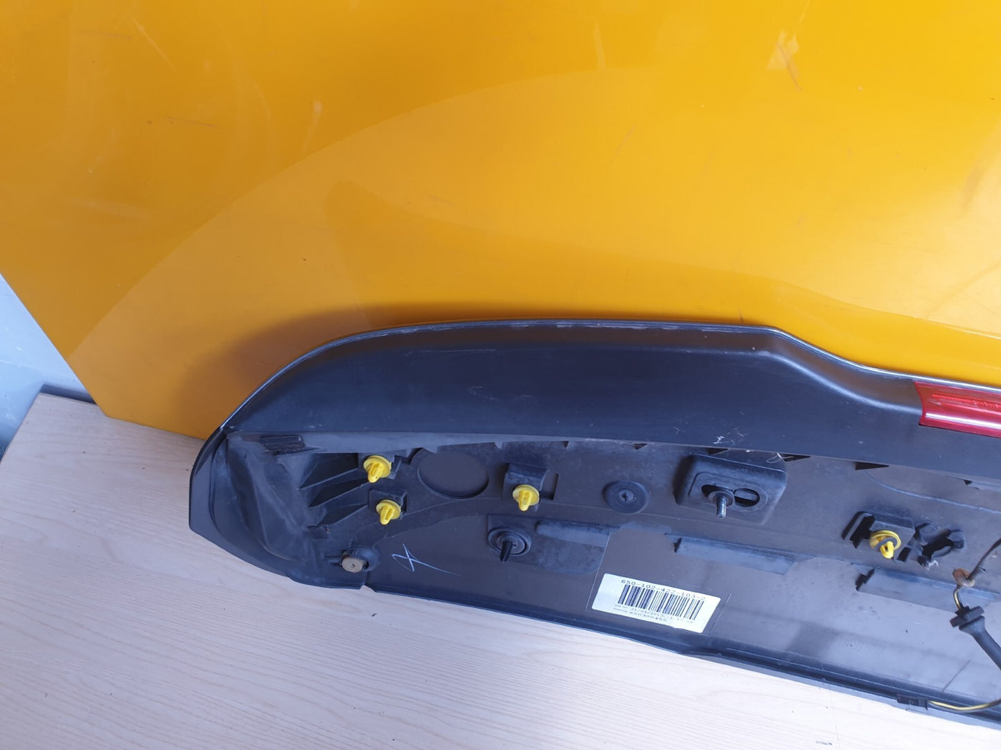 2013 VOLVO V40 TAILGATE SPOILER 31253973-01 X00 - Image 6