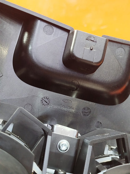 ✅Ford Mondeo Titanium 2015 2.0 Diesel Centre Console Cup Holder W/Parking Switch - Image 11