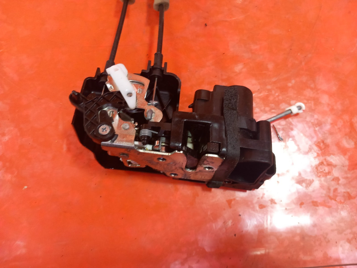 2018 Ssangyong Korando ELX 4X4 Door Lock Mech Front Right A081876 Warranty A329 - Image 2