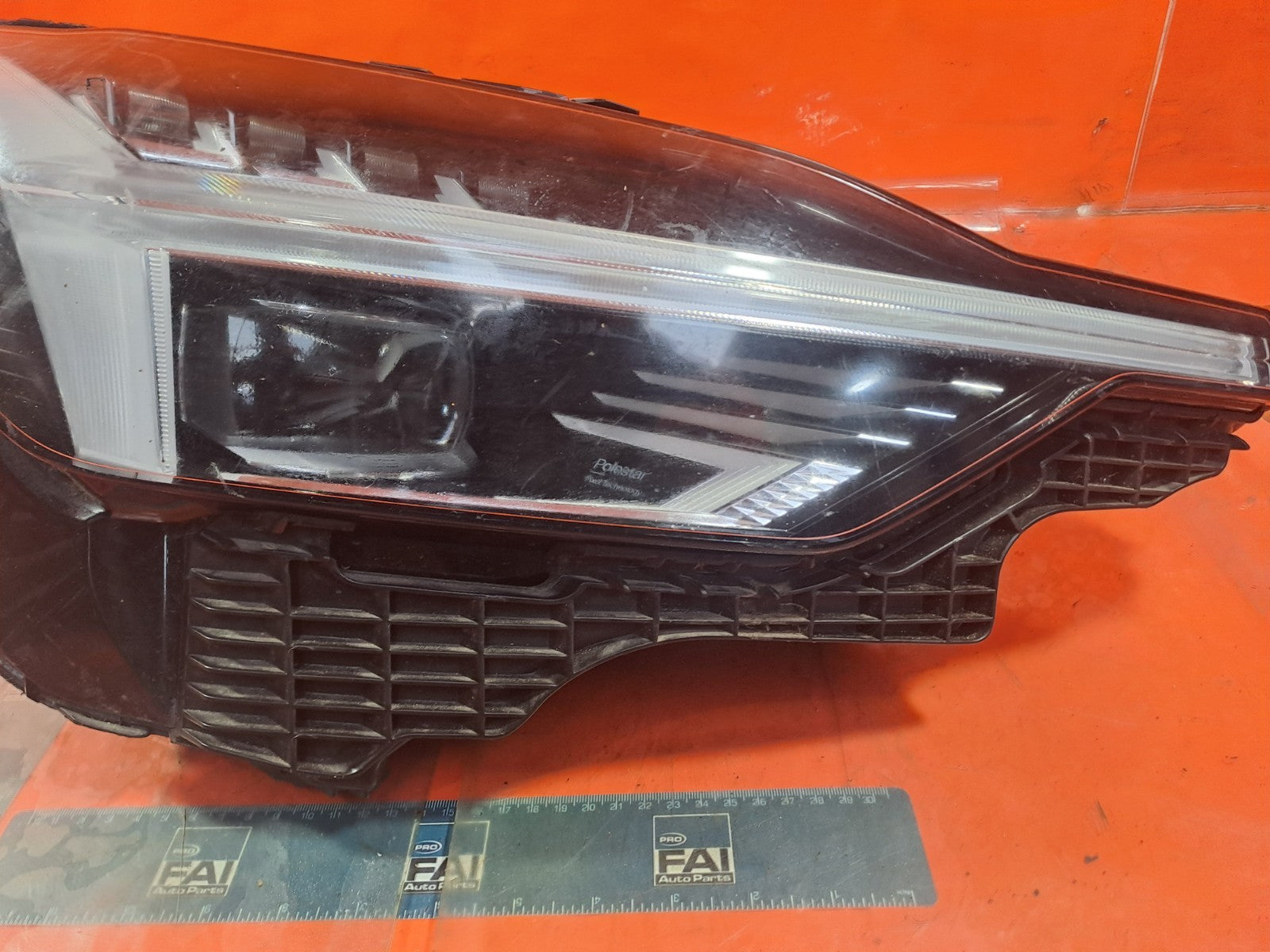 ✅2023 POLESTAR 2 LONG RANGE FRONT RIGHT HEADLIGHT parts only P32392334 A312 - Image 3