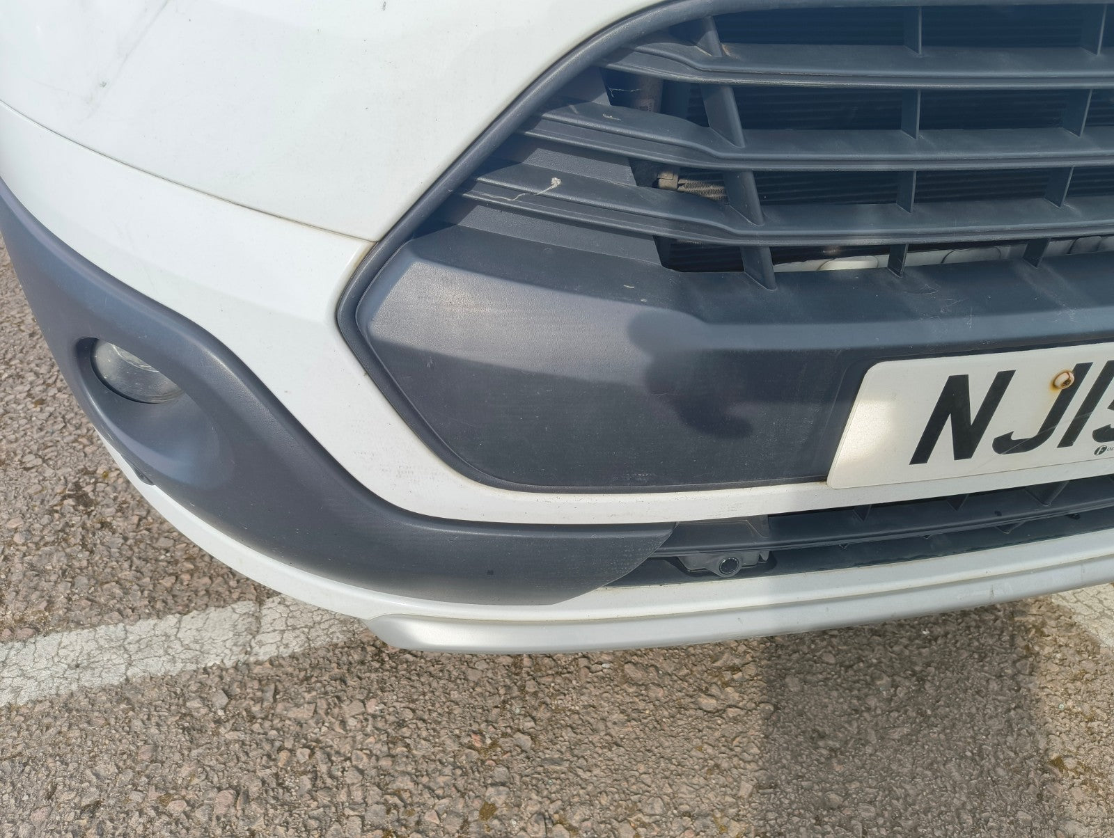 ✅Ford Tourneo Custom 2.2 Diesel 2015 Front Bumper Bare White Scratches A377 - Image 3