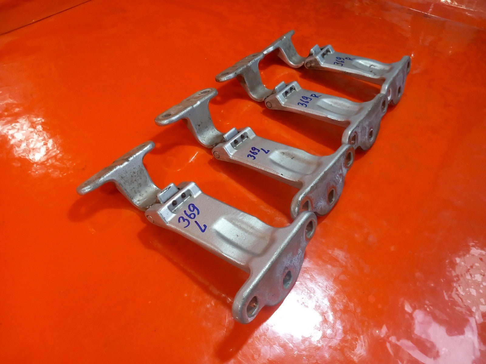 2017 Ford Transit Connect Rear Door Hinge Set Right Left V42982-AC Warranty A369 - Image 3