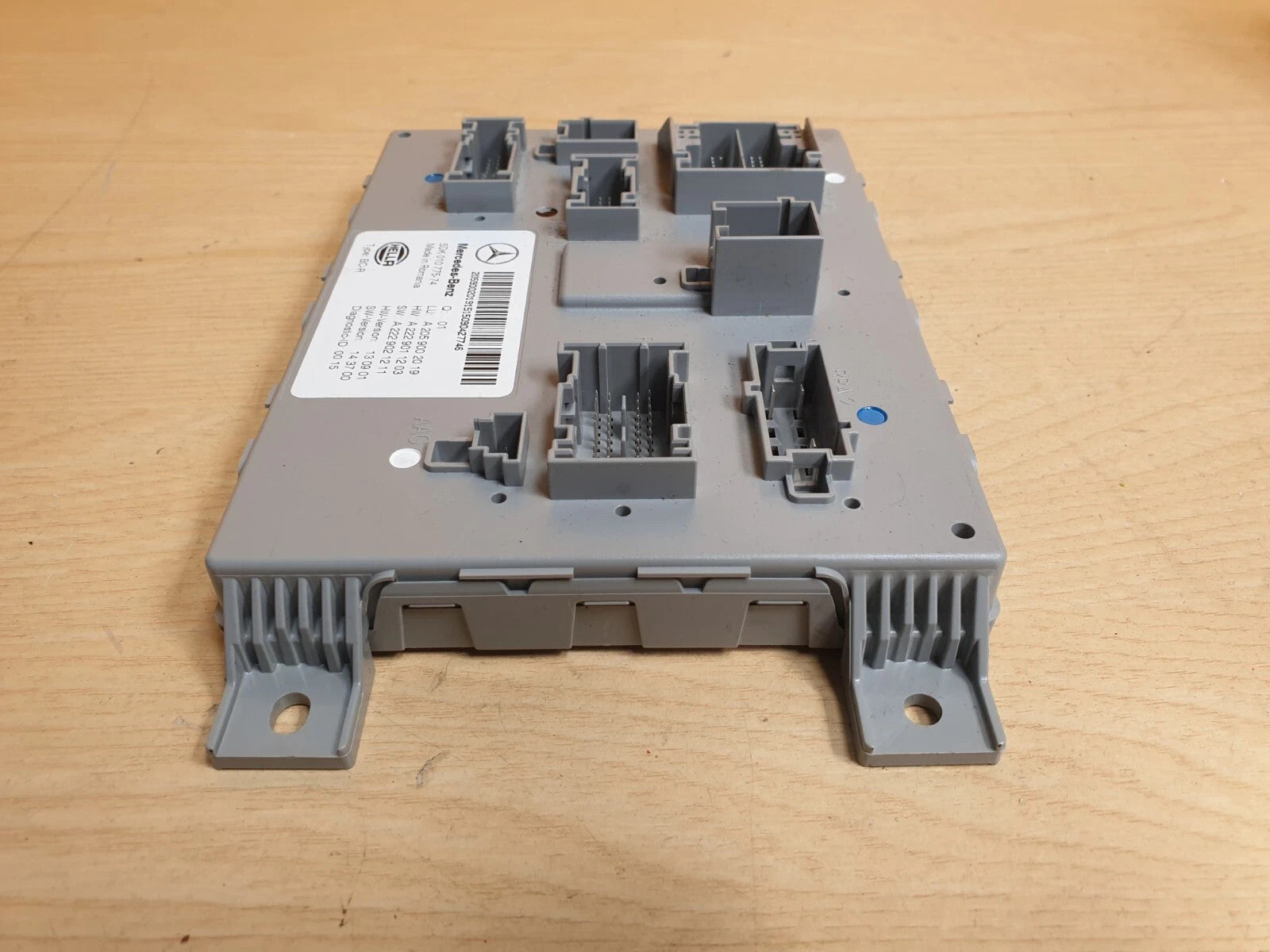 ebay-src:https://i.ebayimg.com/00/s/mtiwmfgxnjaw/z/hkgaaesw129p8f~n/$_57.jpg