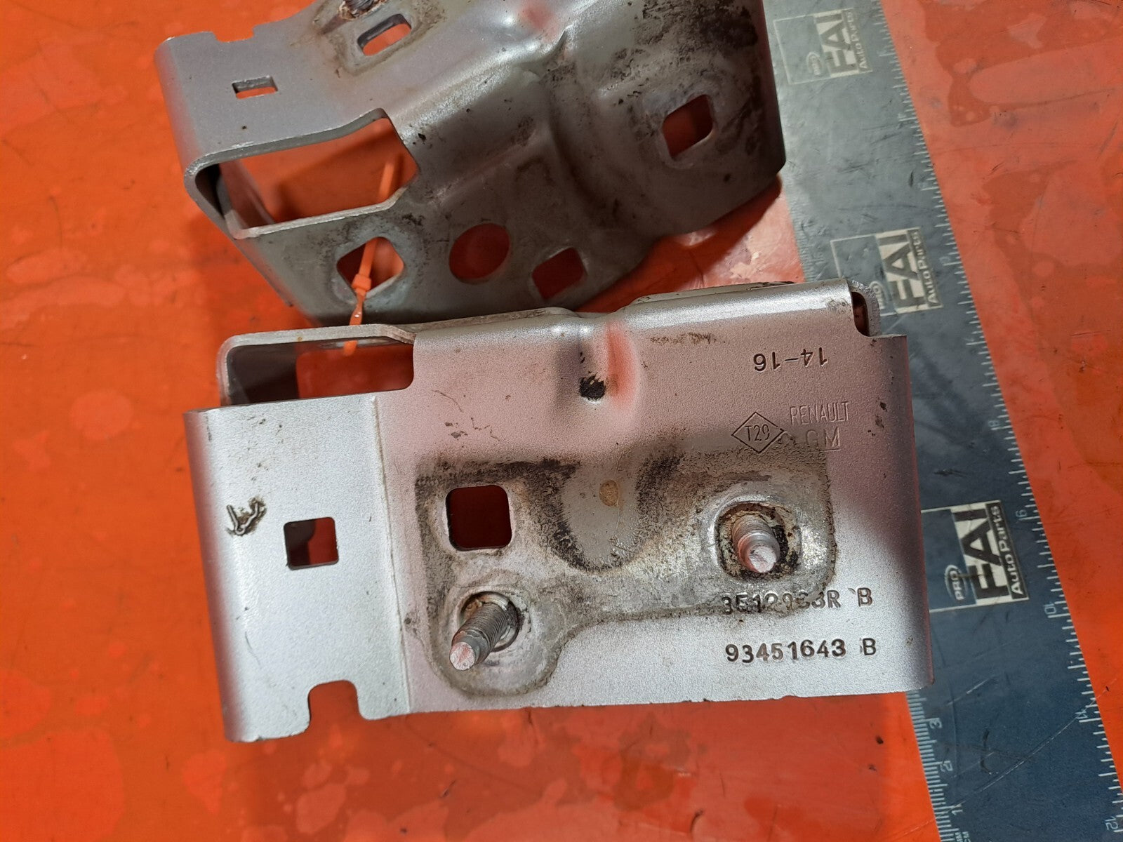 ✅Renault Trafic III Sl27 Sport 2016 1.6 Diesel BONNET HINGES 93451643B 98451653B - Image 11