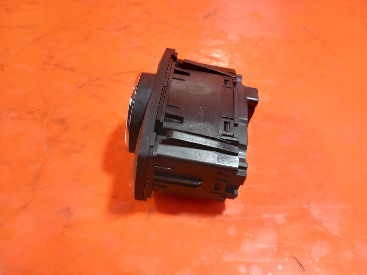 ebay-src:https://i.ebayimg.com/00/s/mtiwmfgxnjaw/z/x64aaeswk7nq4job/$_57.jpg
