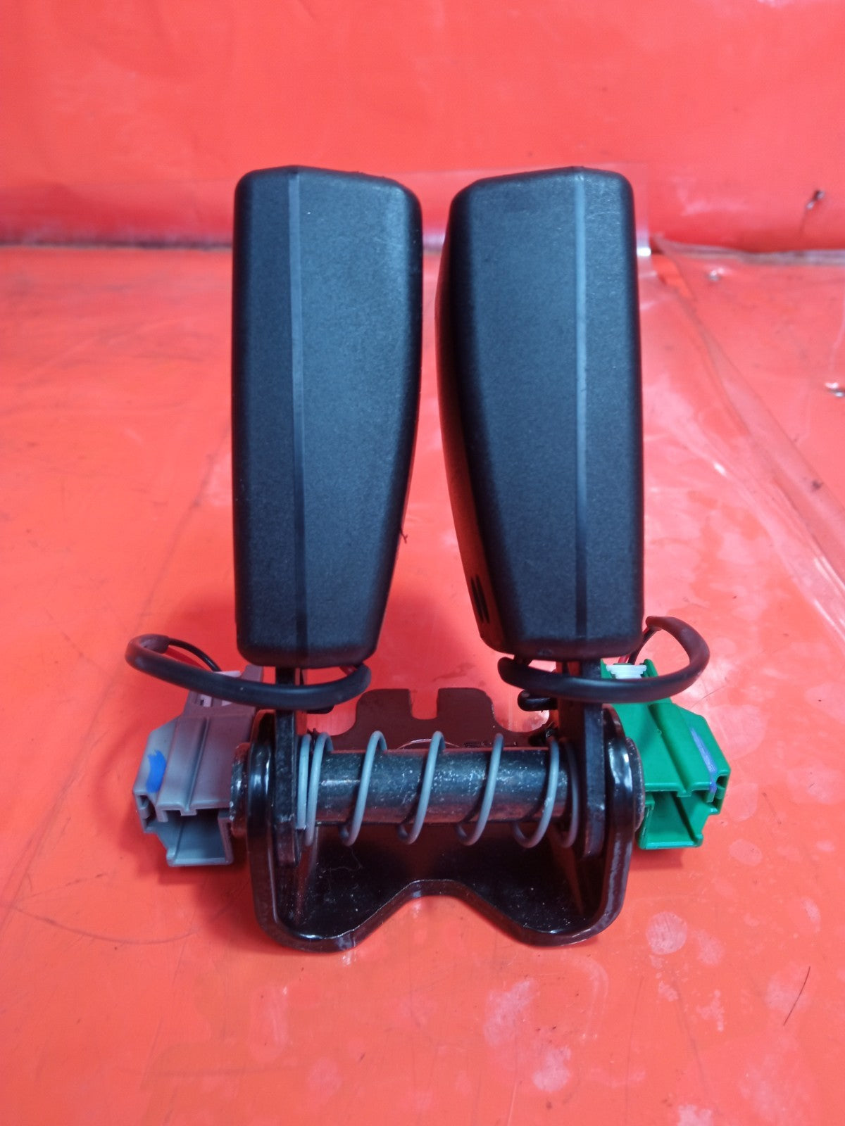 ✅Jaguar I-Pace Ev400 X590 2020 Rear Middle Seat Belt Buckle J9C3613K21AB8PVJ - Image 3