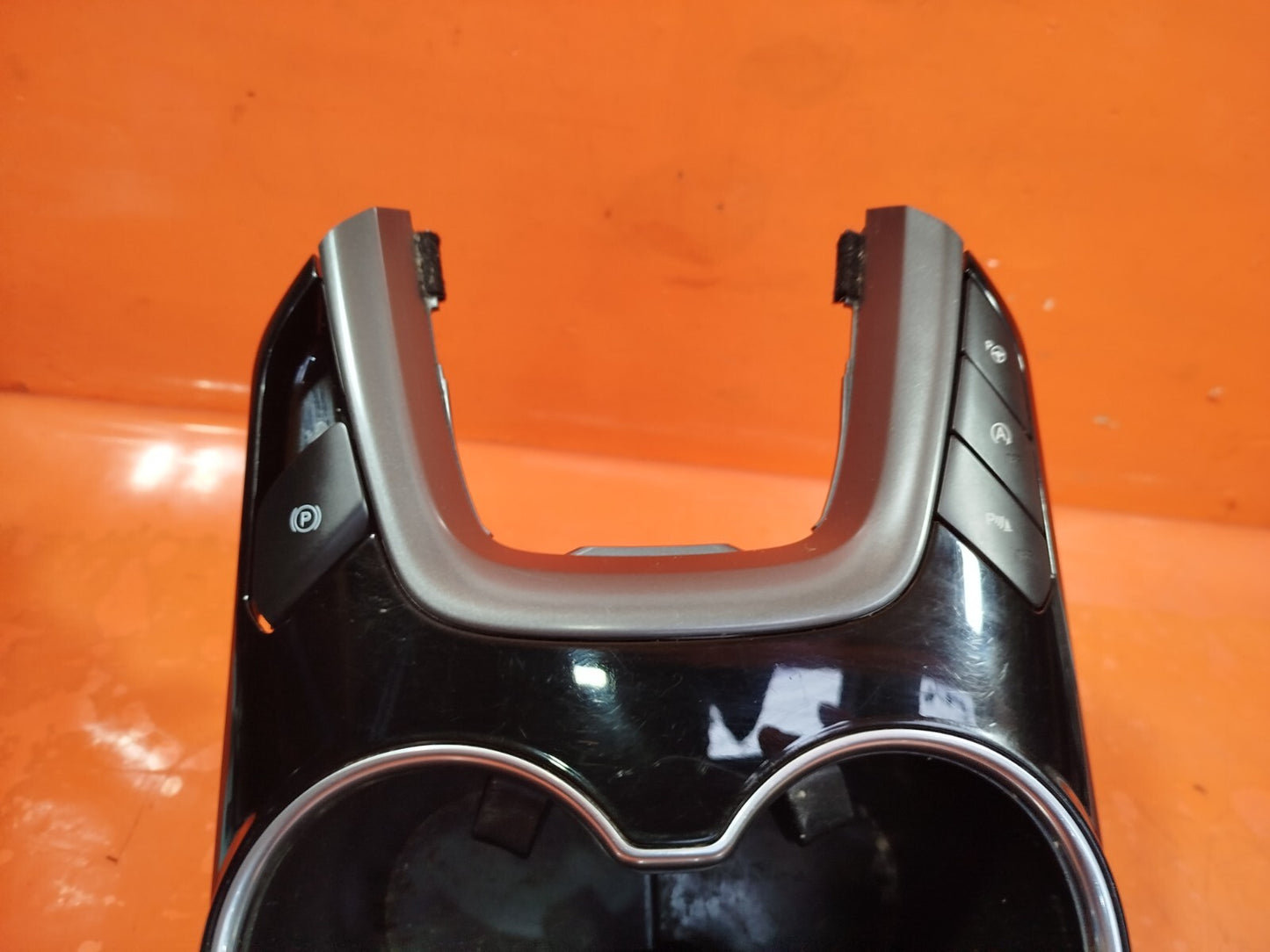 ✅Ford Mondeo Titanium 2015 2.0 Diesel Centre Console Cup Holder W/Parking Switch - Image 3
