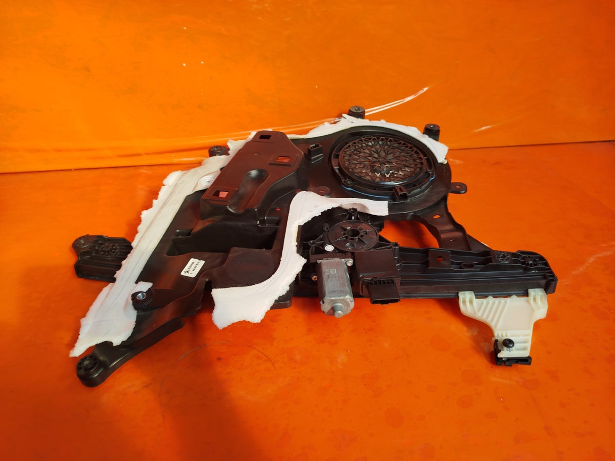 2020 Vauxhall Combo MK4 Front Left Window Regulator Motor 9830335880 A414 - Image 3