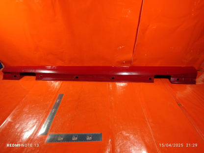 ✅MERCEDES W176 A180 AMG SPORT 1.5 DIESEL 2013 LEFT SIDE SILL SKIRT RED A195 - Image 1