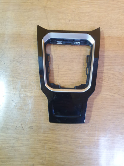 ✅VW T-ROC LIFE 1.5 PETROL 2022 GEARSTICK SURROUND TRIM 2GA711456C Warranty A192 - Image 1