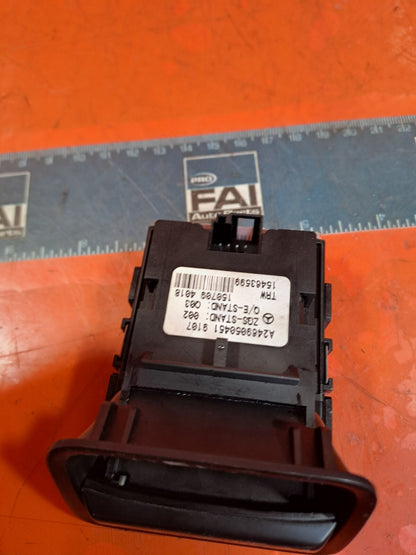 ✅MERCEDES W176 A180 1.5 DIESEL 2015 HANDBRAKE RELEASE SWITCH A2469050451 A235 - Image 7