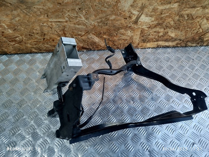 ✅MERCEDES E250 W212 2.1 DIESEL 2011 FRONT LEFT HEADLIGHT BRACKET A212620021 A269 - Image 1