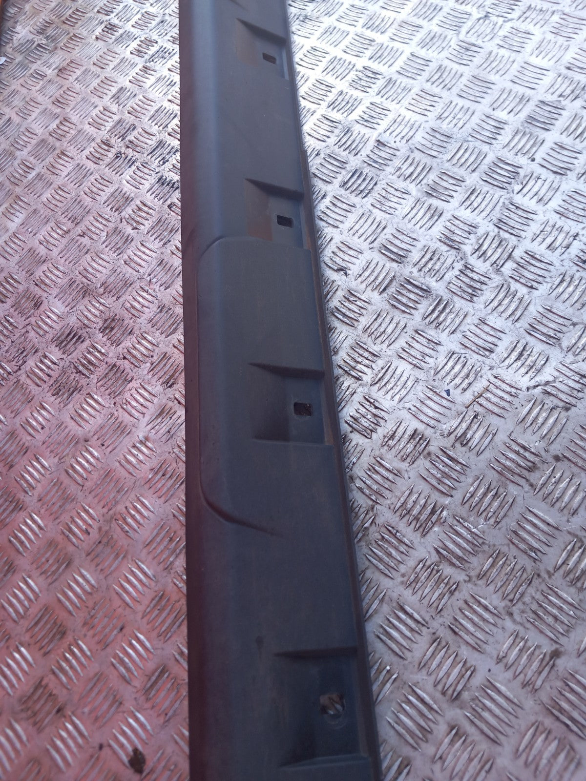 2024 Dacia Jogger Left Side Skirt 764192055R Warranty A391 - Image 3