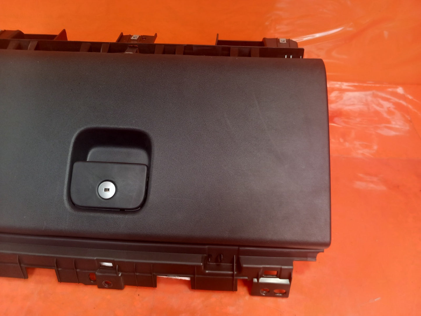 2025 Land Rover Defender L663 Glove Box Compartment L8B2-060T10-AG Warranty A396 - Image 4