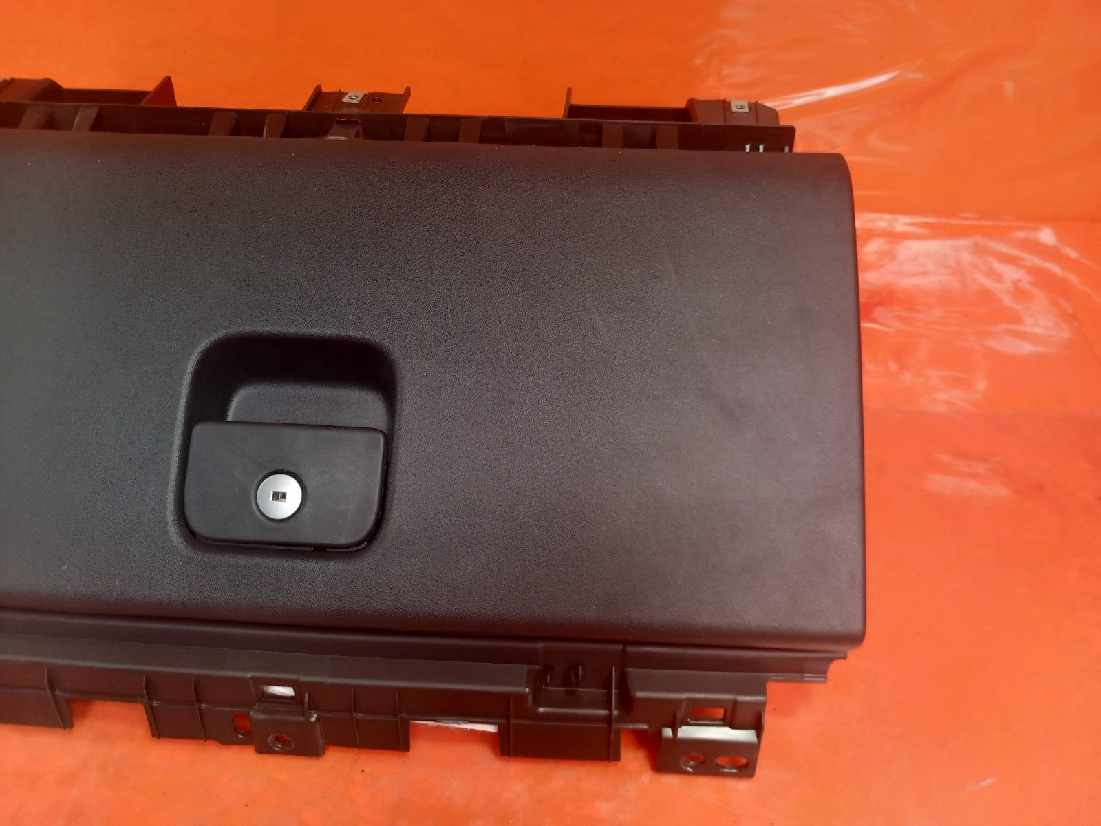 2025 Land Rover Defender L663 Glove Box Compartment L8B2-060T10-AG Warranty A396 - Image 4