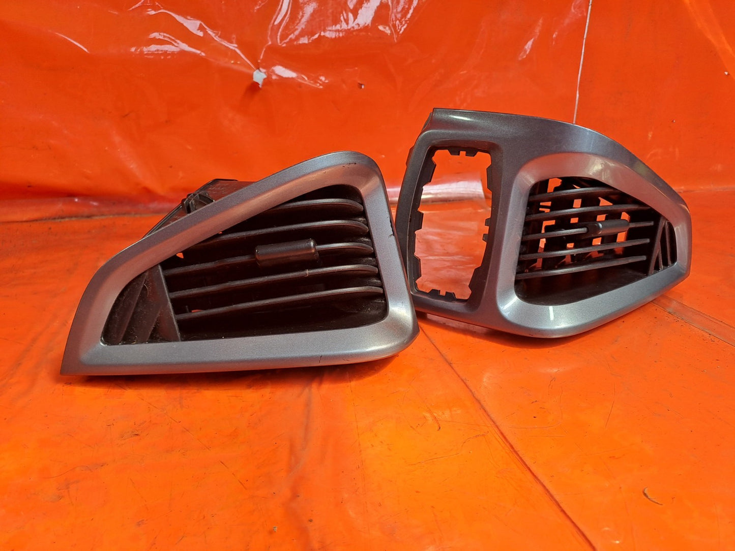 ✅2016 Ford Transit Custom Dash Air Vent Pair Left & Right BK21-V018B08 A373 - Image 5