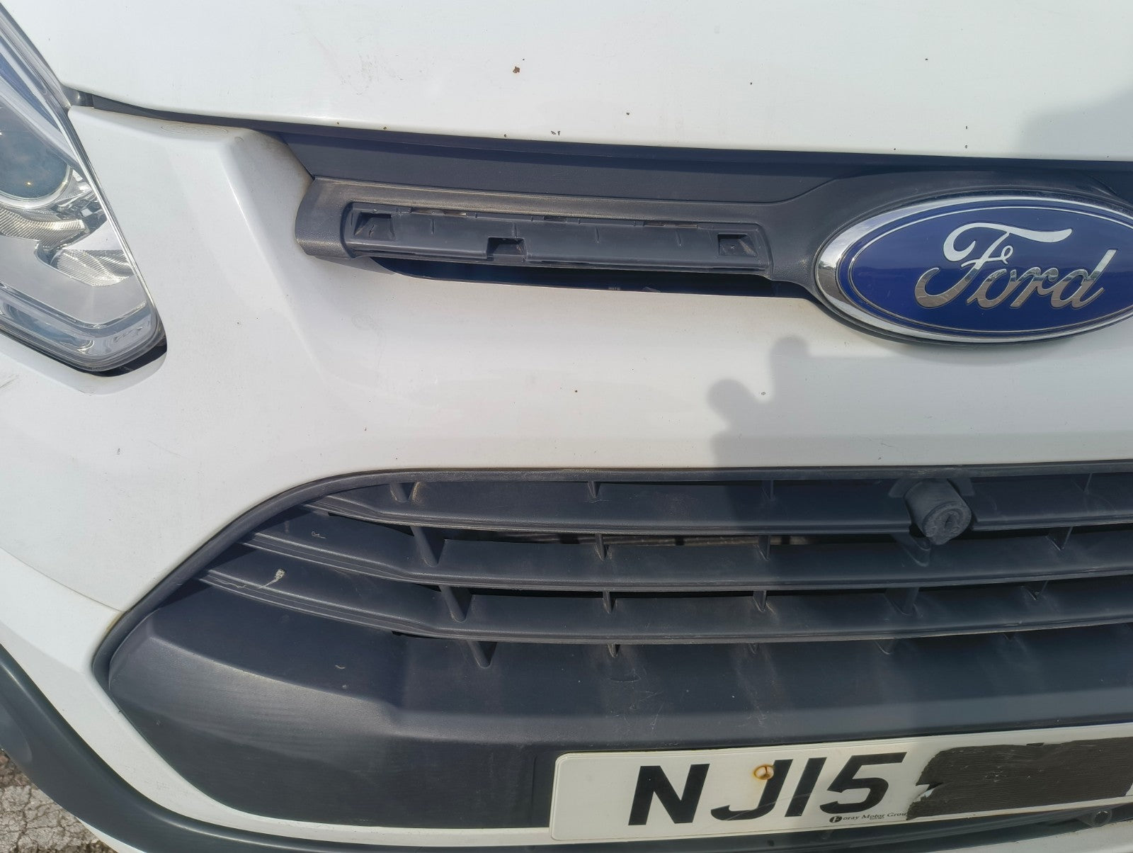 ✅Ford Tourneo Custom 2.2 Diesel 2015 Front Bumper Bare White Scratches A377 - Image 2