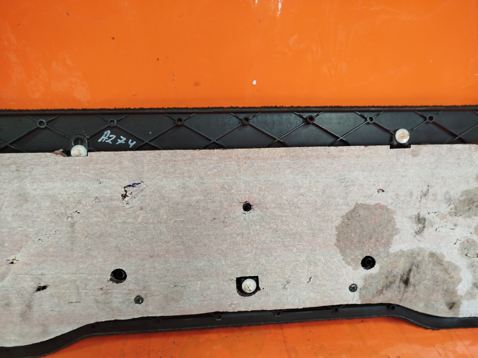 ✅RANGE ROVER VOGUE L322 4.4 PETROL 2005 TAILGATE LOWER CARPET PANEL 5149-8264012 - Image 10