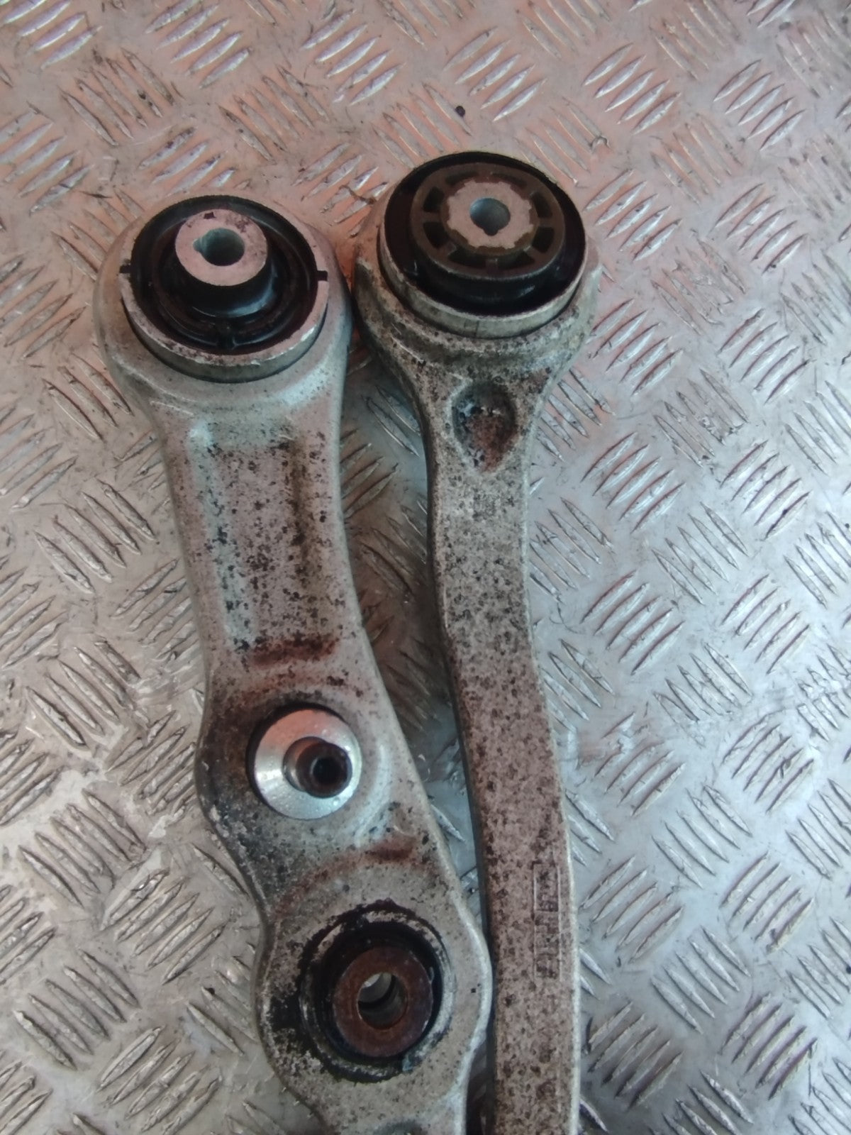 Mercedes W205 C220 2.1 Diesel 2014 Front Left Wheel Hub 2052100 Warranty A084 - Image 4