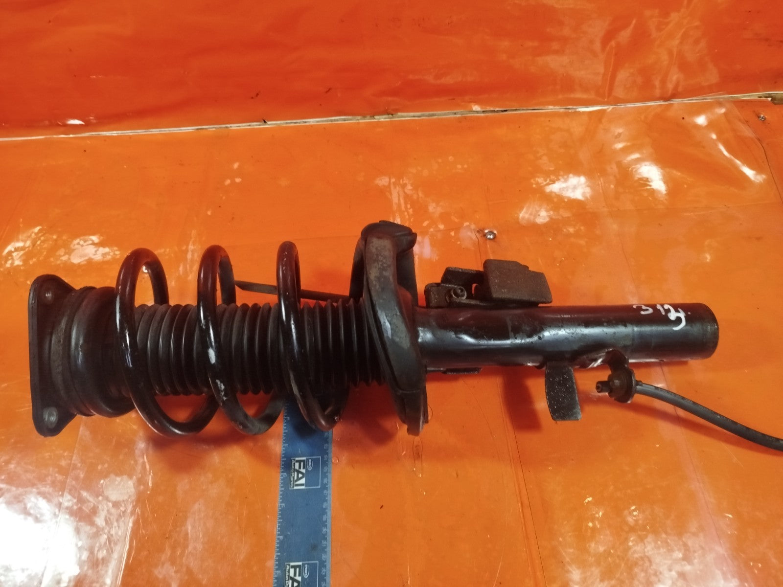 ✅2013 FORD FOCUS MK3 TITANIUM X FRONT LEFT SHOCK ABSORBER BV61-18K001-ACD A313 - Image 3